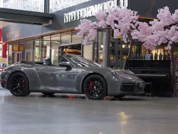 PORSCHE 992 Carrera Cabriolet