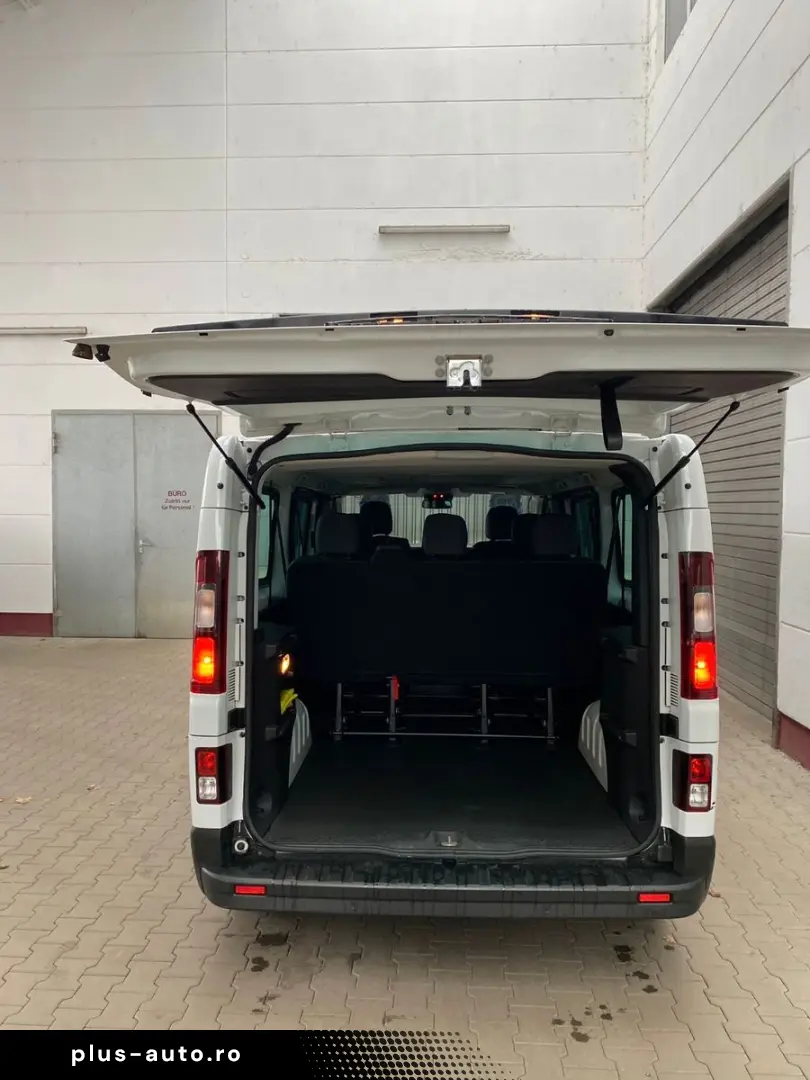 NISSAN Primastar Kombi L2H1 3 0t Tekna DCT Design