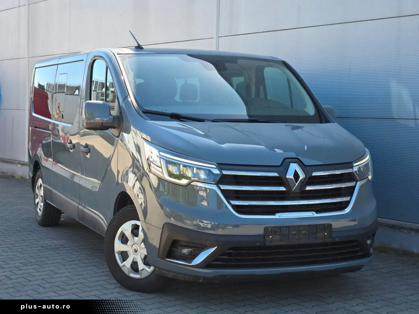 RENAULT Trafic Combi L2H1 Life (9-Sitze Kamera)