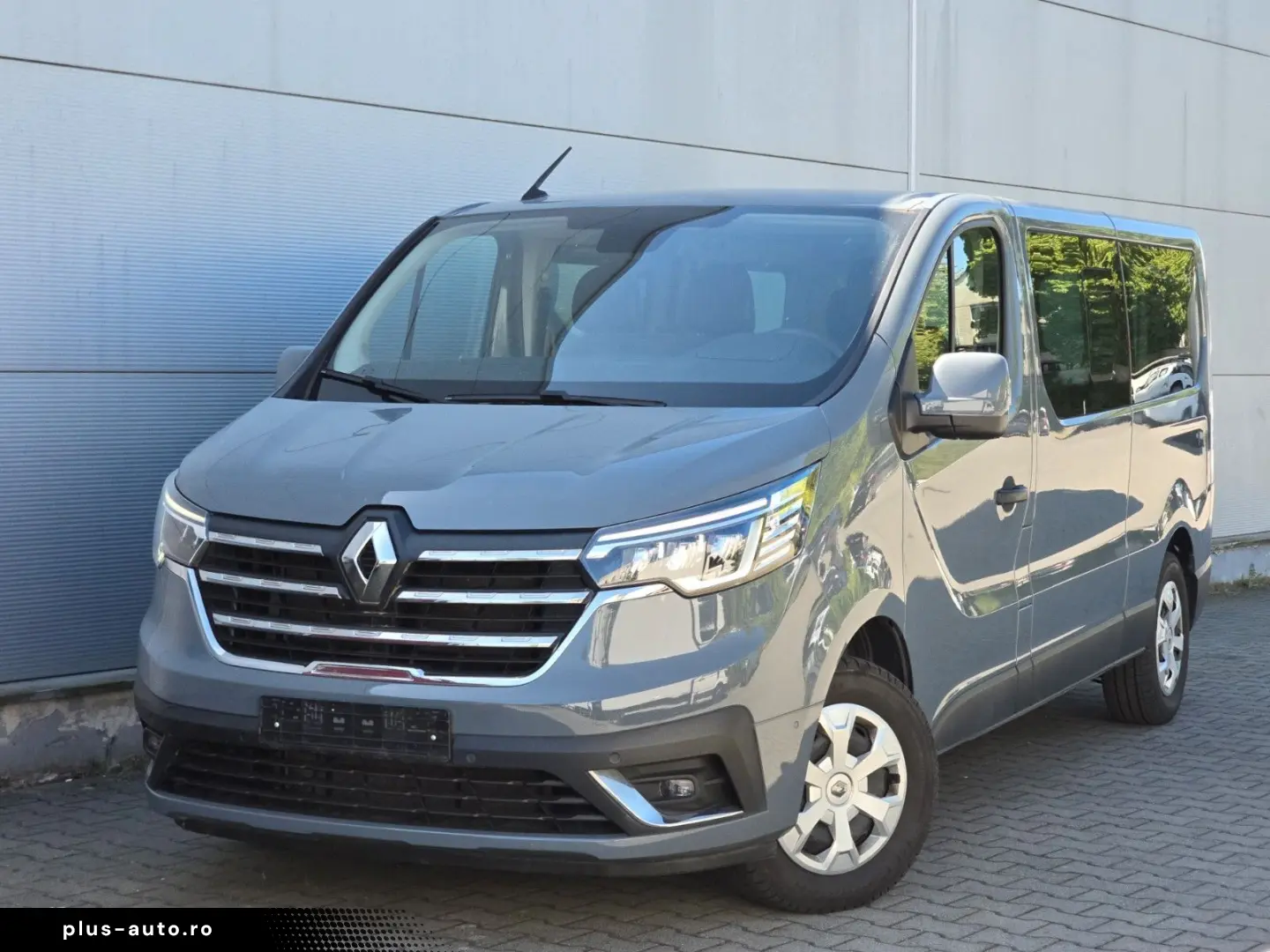RENAULT Trafic Combi L2H1 Life (9-Sitze Kamera)