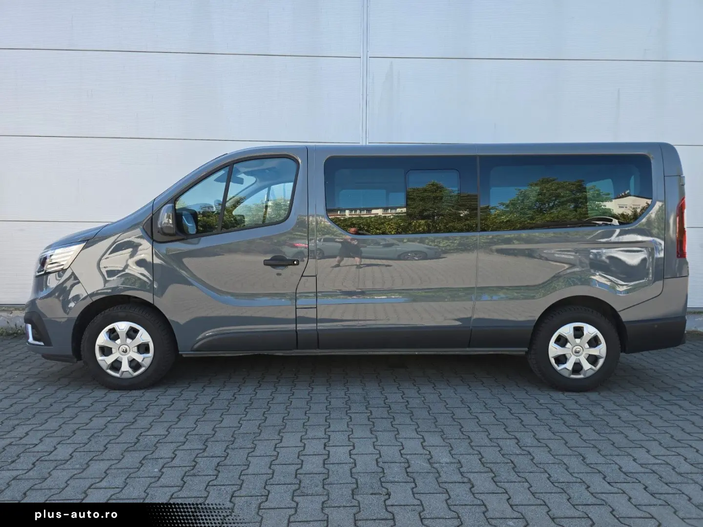 RENAULT Trafic Combi L2H1 Life (9-Sitze Kamera)