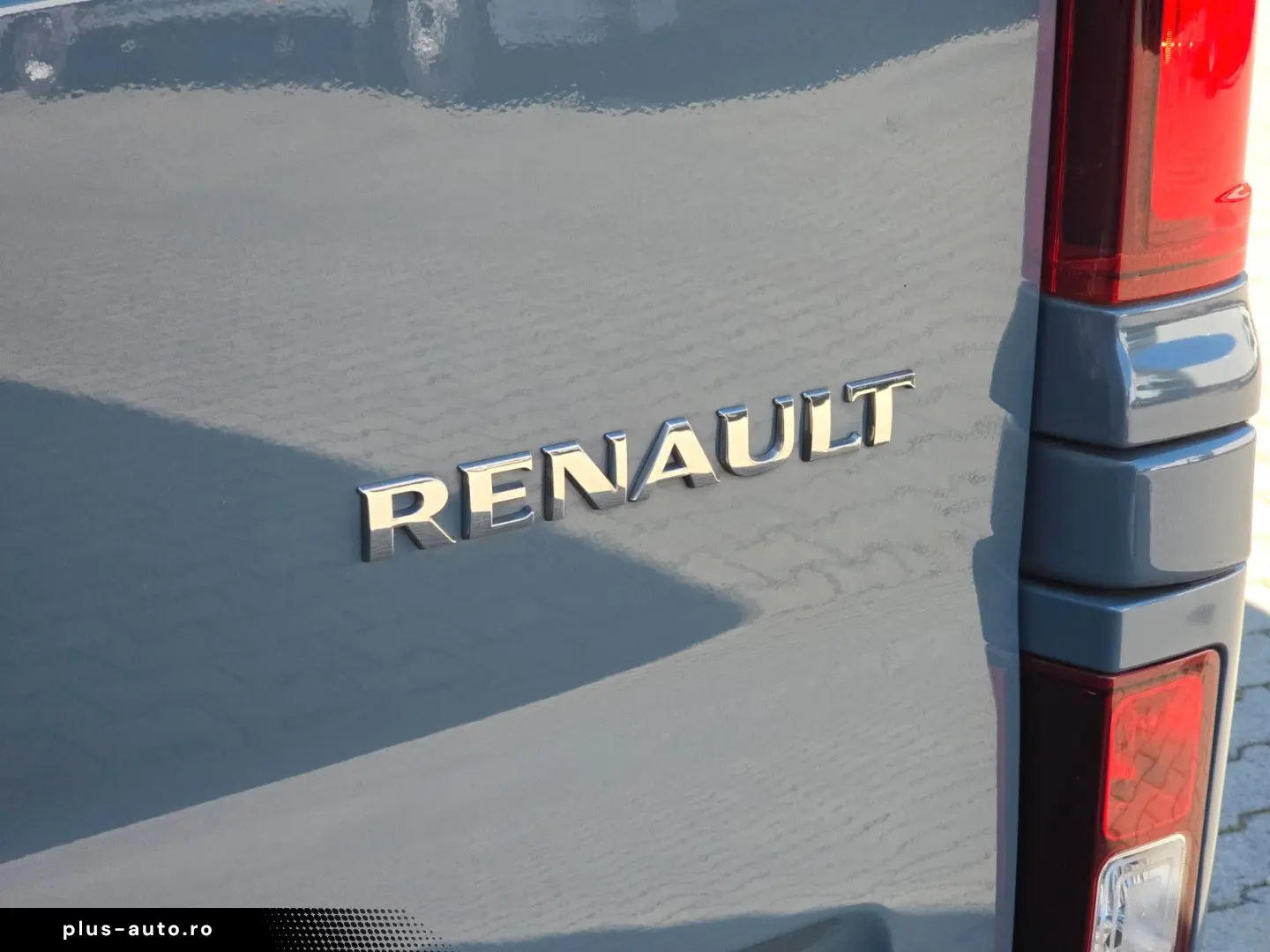 RENAULT Trafic Combi L2H1 Life (9-Sitze Kamera)