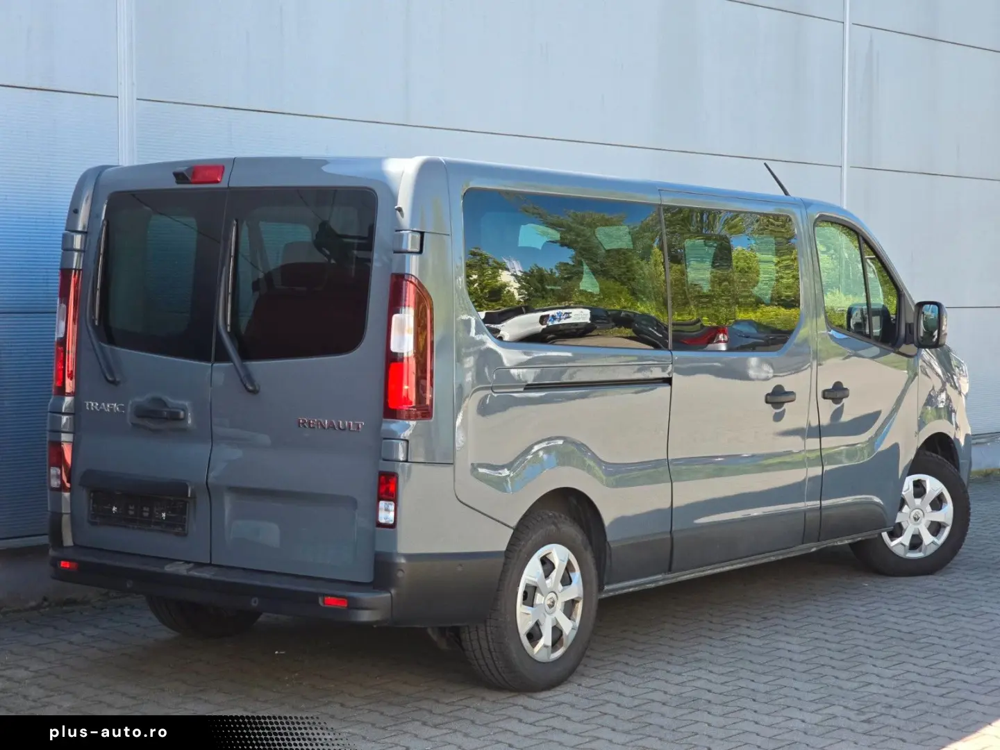RENAULT Trafic Combi L2H1 Life (9-Sitze Kamera)