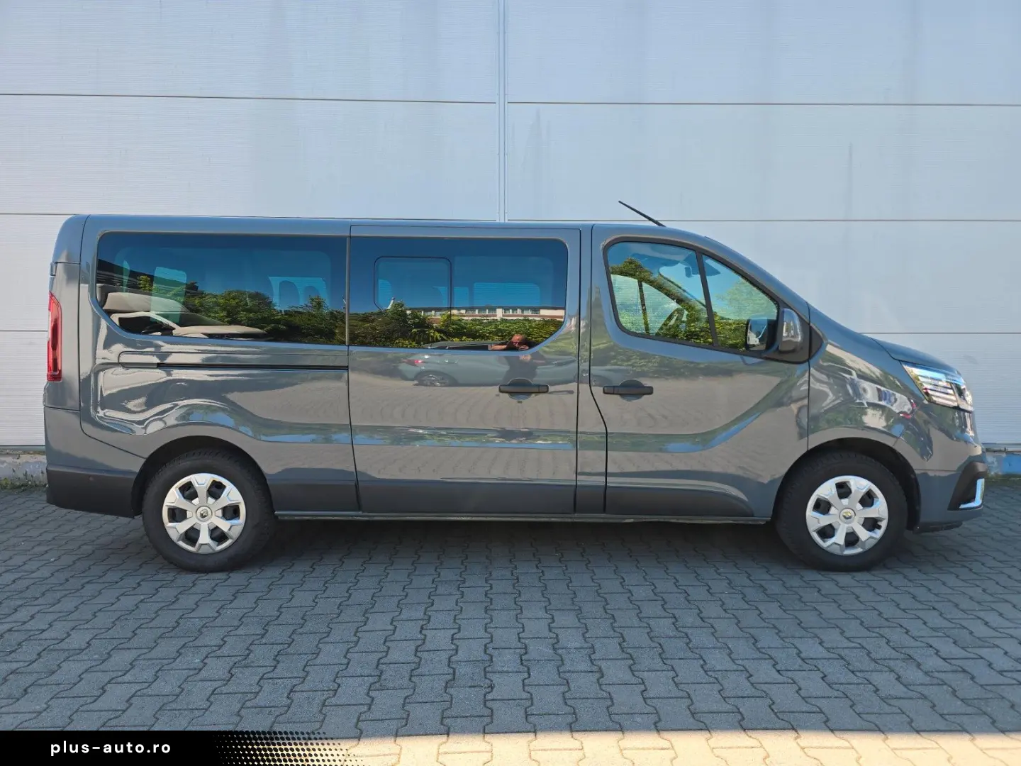 RENAULT Trafic Combi L2H1 Life (9-Sitze Kamera)