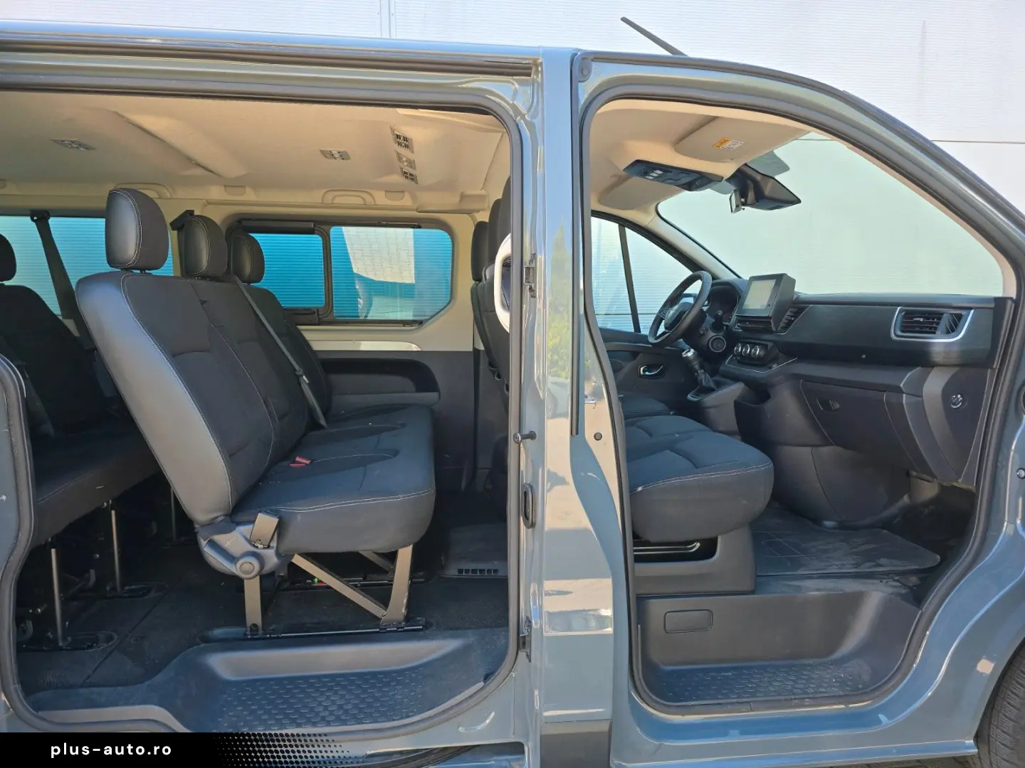RENAULT Trafic Combi L2H1 Life (9-Sitze Kamera)