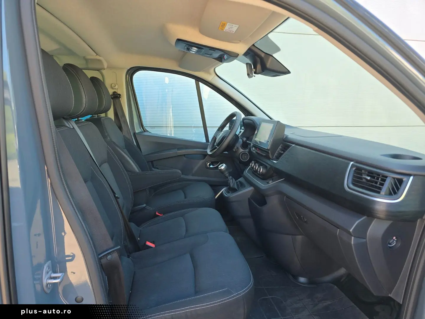 RENAULT Trafic Combi L2H1 Life (9-Sitze Kamera)