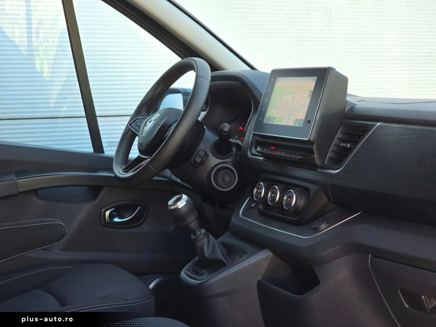 RENAULT Trafic Combi L2H1 Life (9-Sitze Kamera)