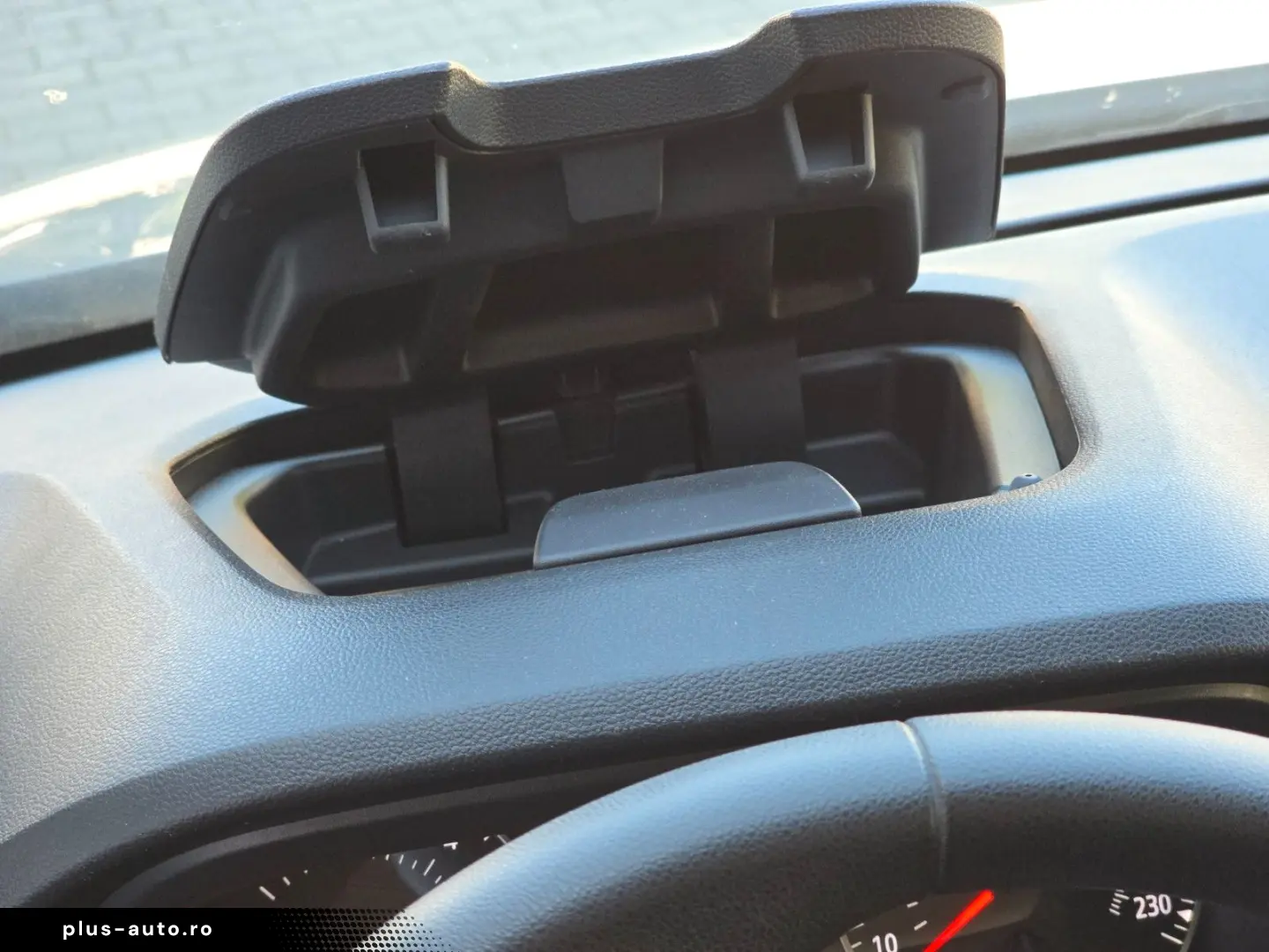 RENAULT Trafic Combi L2H1 Life (9-Sitze Kamera)