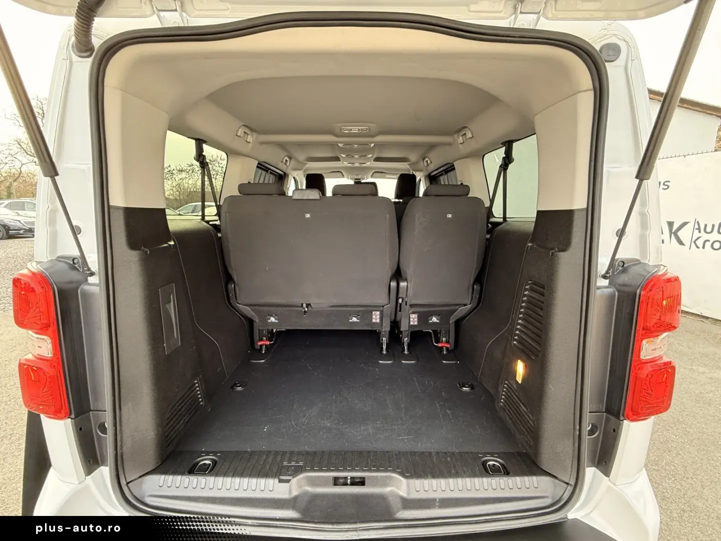 TOYOTA Proace Verso 2.0 D-4D L2 LANG  9-SITZER  STANDHE