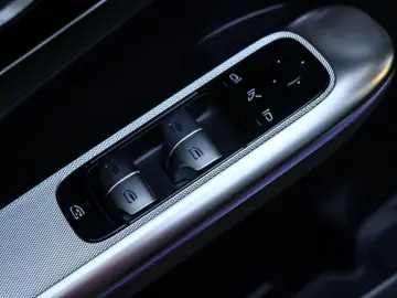 MERCEDES-BENZ GLC 300 de 4M AMG-Sport Pano AHK Night…