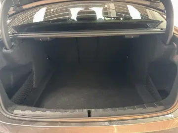 BMW 330i xD Limo M SPORT Laser DA GSD Kam MEM HiFi