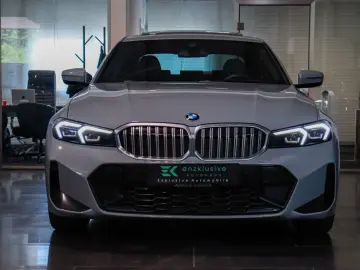 BMW 330i Lim. xD M Sport PANO H&K WIDESCREEN KAM LCI