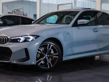 BMW 330i Lim. xD M Sport PANO H&K WIDESCREEN KAM LCI