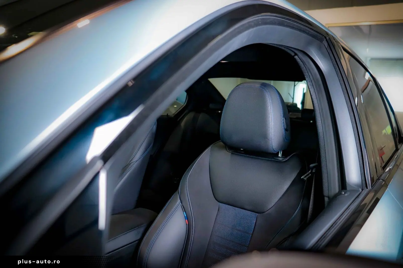 BMW 330i Lim. xD M Sport PANO H&K WIDESCREEN KAM LCI