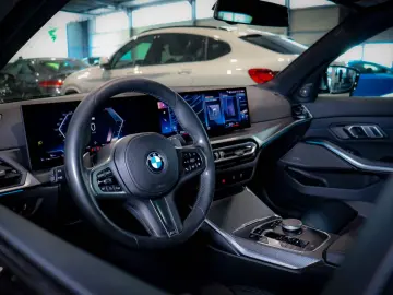 BMW 330i Lim. xD M Sport PANO H&K WIDESCREEN KAM LCI