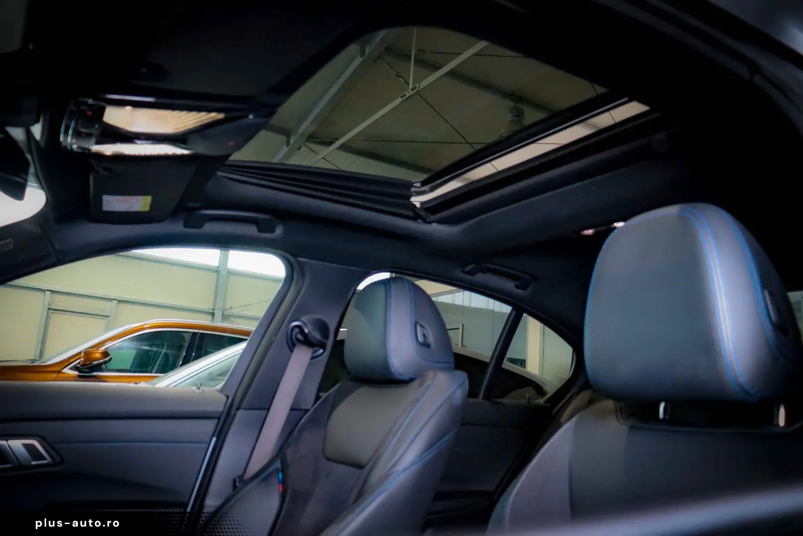 BMW 330i Lim. xD M Sport PANO H&K WIDESCREEN KAM LCI