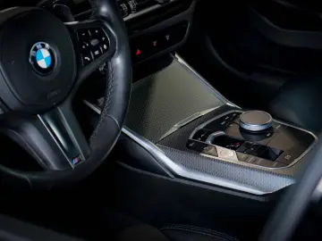 BMW 330i Lim. xD M Sport PANO H&K WIDESCREEN KAM LCI