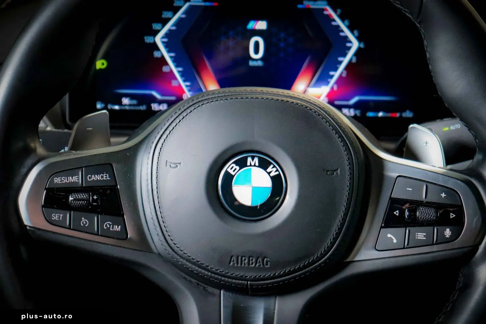 BMW 330i Lim. xD M Sport PANO H&K WIDESCREEN KAM LCI