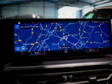 BMW 330i Lim. xD M Sport PANO H&K WIDESCREEN KAM LCI