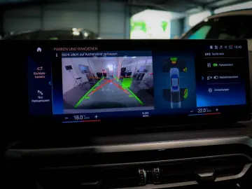 BMW 330i Lim. xD M Sport PANO H&K WIDESCREEN KAM LCI