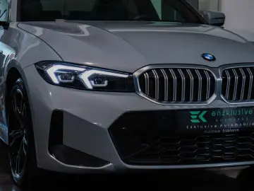 BMW 330i Lim. xD M Sport PANO H&K WIDESCREEN KAM LCI