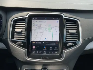 VOLVO XC90 T8 Plus Dark Plug-In AHK ACC Allwetterreif.