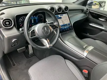MERCEDES-BENZ GLC 300 e 4M Avantgarde AHK 360  Distr…