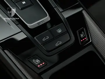PORSCHE Porsche 992 Carrera GTS Sportsitze Schiebedach B
