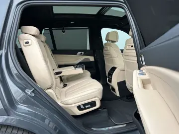 BMW X7 40xd M Sport Night-Vison Soft-Close Pano 7-Si