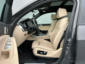 BMW X7 40xd M Sport Night-Vison Soft-Close Pano 7-Si