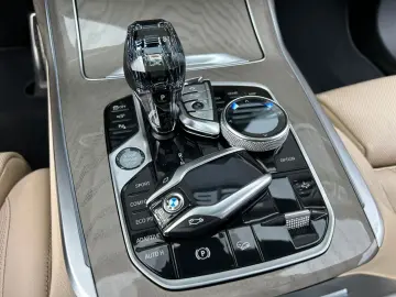 BMW X7 40xd M Sport Night-Vison Soft-Close Pano 7-Si