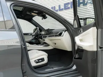 BMW X7 M60 M60i - 6 sitze - Individual - Bowers & Wi