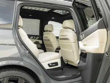 BMW X7 M60 M60i - 6 sitze - Individual - Bowers & Wi