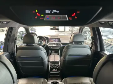 BMW X7  PANO(SKYLOUNGE) HEADUP 6SITZER 5-ZONEN VOLL