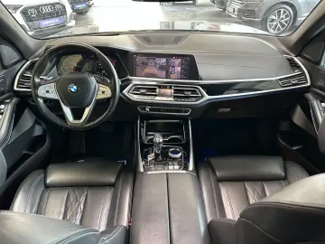 BMW X7  PANO(SKYLOUNGE) HEADUP 6SITZER 5-ZONEN VOLL