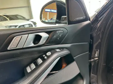 BMW X7  PANO(SKYLOUNGE) HEADUP 6SITZER 5-ZONEN VOLL