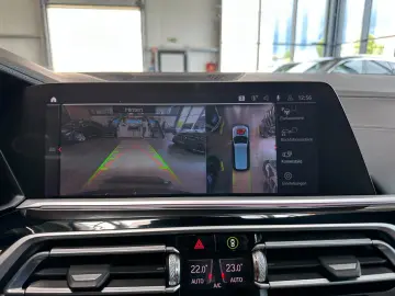 BMW X7  PANO(SKYLOUNGE) HEADUP 6SITZER 5-ZONEN VOLL