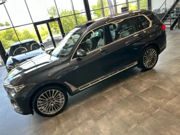 BMW X7  PANO(SKYLOUNGE) HEADUP 6SITZER 5-ZONEN VOLL