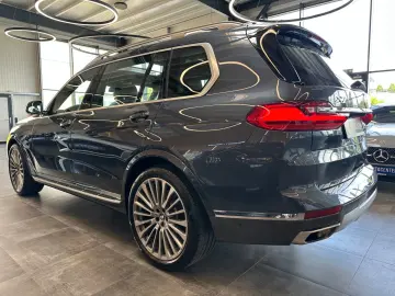 BMW X7  PANO(SKYLOUNGE) HEADUP 6SITZER 5-ZONEN VOLL