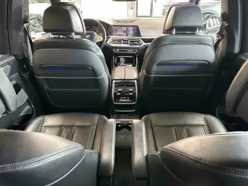 BMW X7  PANO(SKYLOUNGE) HEADUP 6SITZER 5-ZONEN VOLL