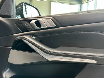BMW X7  PANO(SKYLOUNGE) HEADUP 6SITZER 5-ZONEN VOLL
