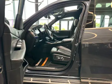 BMW X7  PANO(SKYLOUNGE) HEADUP 6SITZER 5-ZONEN VOLL