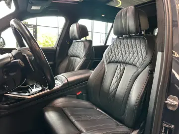 BMW X7  PANO(SKYLOUNGE) HEADUP 6SITZER 5-ZONEN VOLL