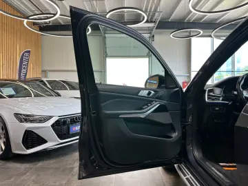 BMW X7  PANO(SKYLOUNGE) HEADUP 6SITZER 5-ZONEN VOLL