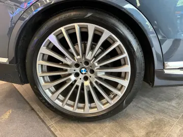 BMW X7  PANO(SKYLOUNGE) HEADUP 6SITZER 5-ZONEN VOLL