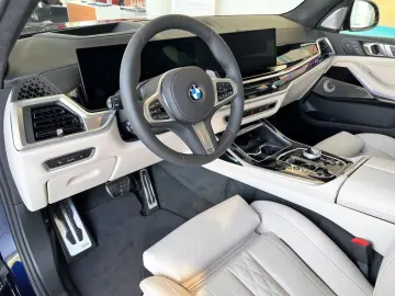 BMW X7 xDr.40d M SPORT PRO SKY B&W BELÜF ICON AHK 22
