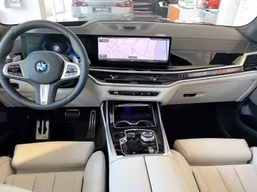 BMW X7 xDr.40d M SPORT PRO SKY B&W BELÜF ICON AHK 22