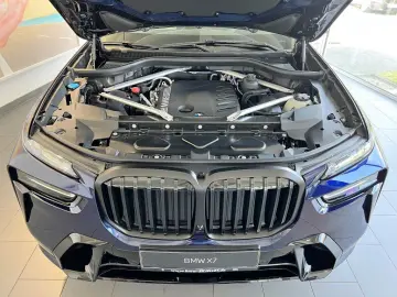 BMW X7 xDr.40d M SPORT PRO SKY B&W BELÜF ICON AHK 22