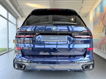 BMW X7 xDr.40d M SPORT PRO SKY B&W BELÜF ICON AHK 22