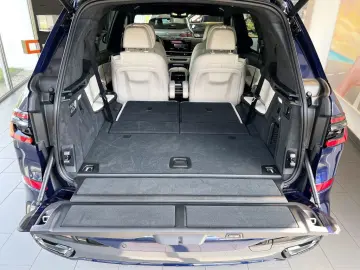 BMW X7 xDr.40d M SPORT PRO SKY B&W BELÜF ICON AHK 22